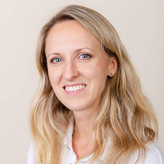 Dr. Anja Marx Dr. Anja Marx